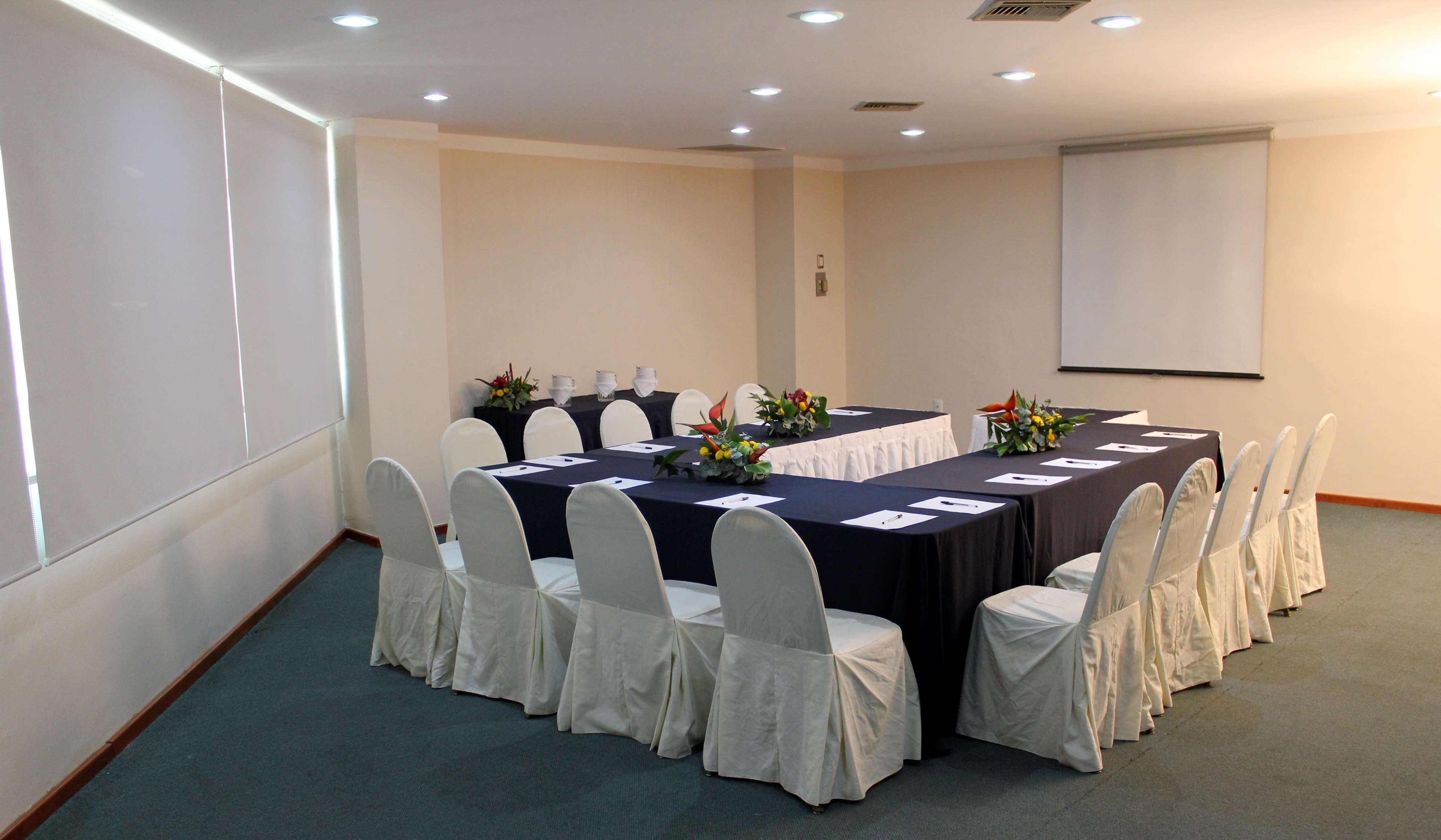 Best Western Plus Plaza Florida & Tower Irapuato Εξωτερικό φωτογραφία