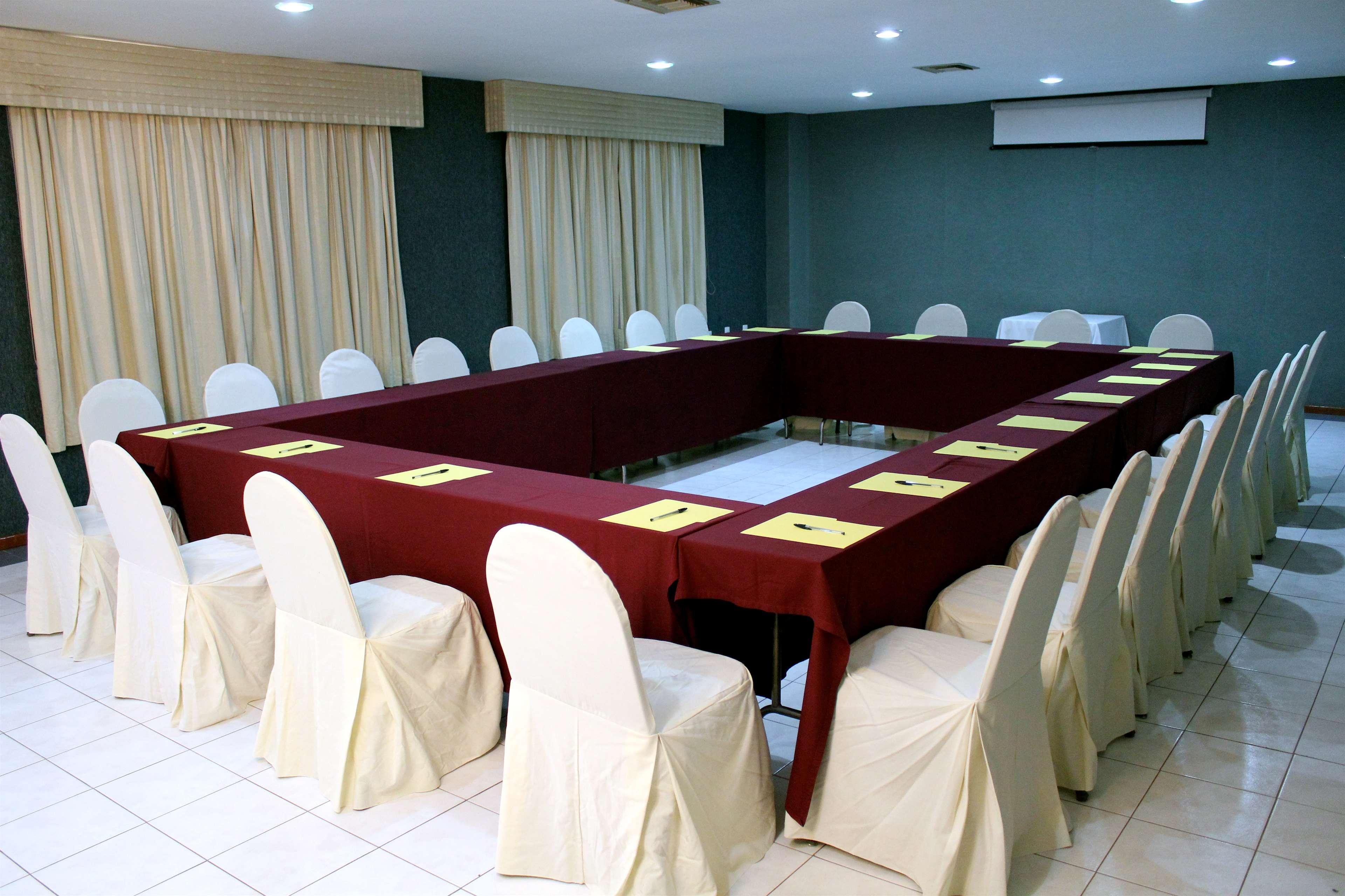 Best Western Plus Plaza Florida & Tower Irapuato Εξωτερικό φωτογραφία